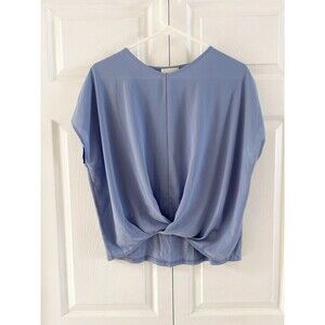 DRESKIP Top Women’s Size M Short Sleeve Periwinkle Blue Vneck